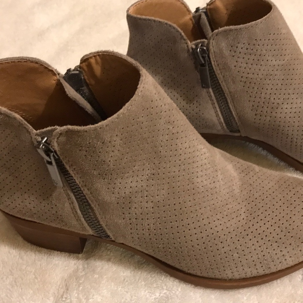 New Lucky Brand Booties - size 8 - Picture 4 of 7